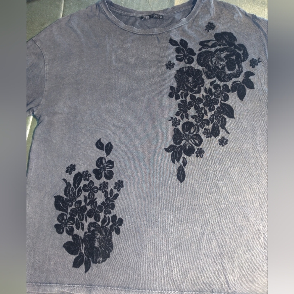 Zara Gray Floral Embroidered T-Shirt
